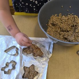 Dokarmianie ptaków - działania edukacyjne w grupie II Motylki
