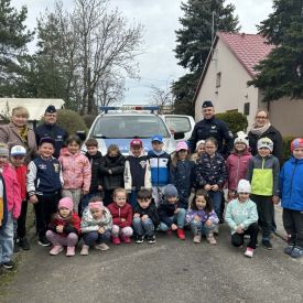 Pamiątkowe zdjęcie grupy IV z Policjantami