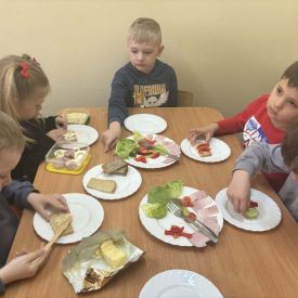 Kolorowe kanapki w grupie III.