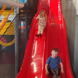 Wizyta dzieci z grupy III w bawialni.