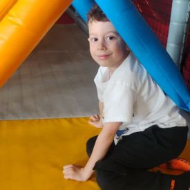 Wizyta dzieci z grupy III w bawialni.