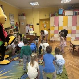 Przytulaśna gąsiennica w grupie 2